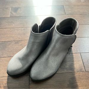 Cat and Jack booties